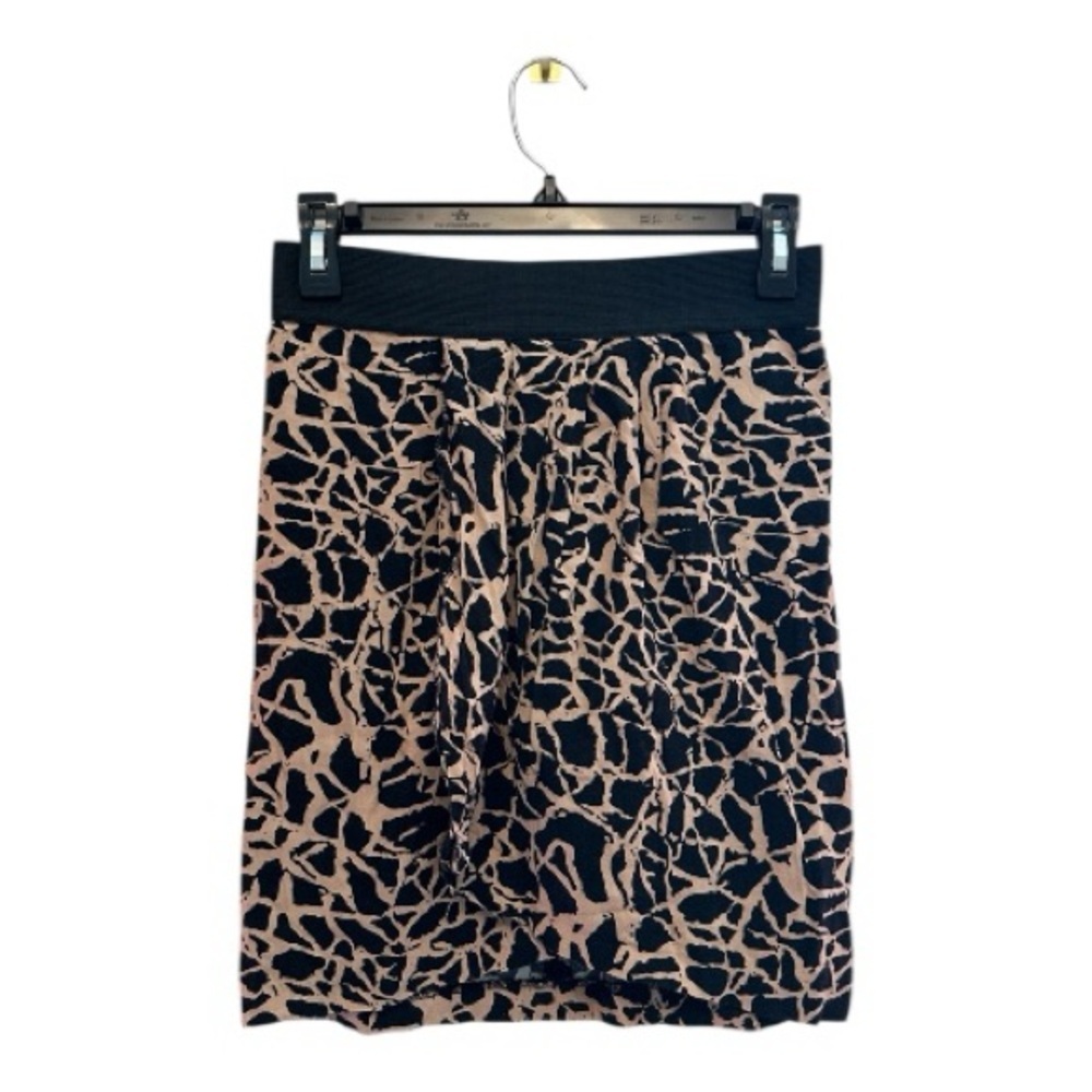 Vintage Y2K Era XXI Black and Tan Patterned Stretch Fit Mini Skirt Size Small